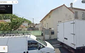 Agréable maison avec parking gratuit sur place.